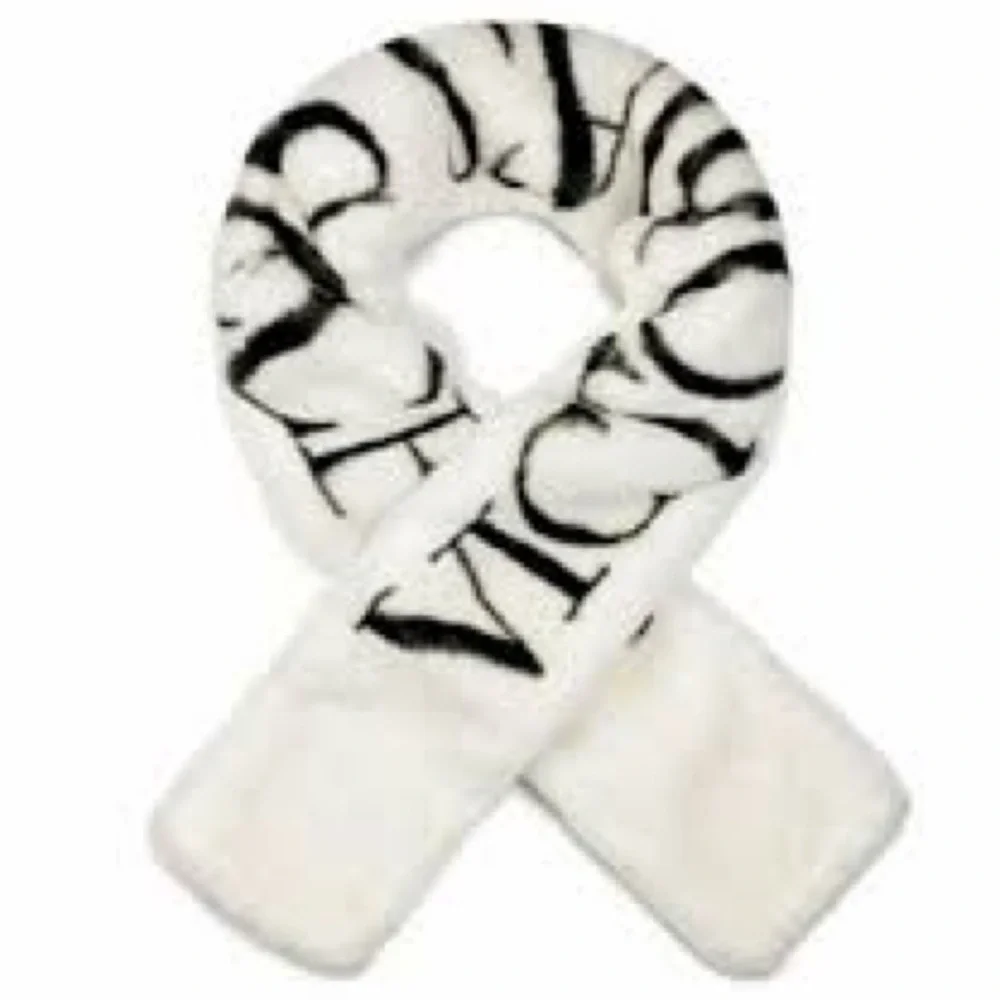Victoria's Secret Faux Fur Scarf White Black Logo 70’L‎ 7’W Winter Cozy Mobwife